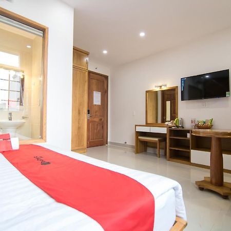 Reddoorz Plus Near Lotte Mart Cong Hoa TP. Hồ Chí Minh Ngoại thất bức ảnh